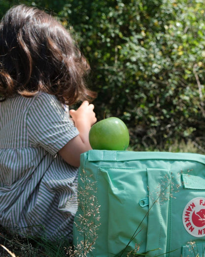 KÅNKEN Backpack Apple Mint
