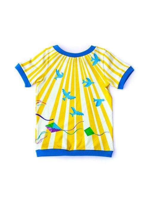 Merle kids kites in the sky t-shirt